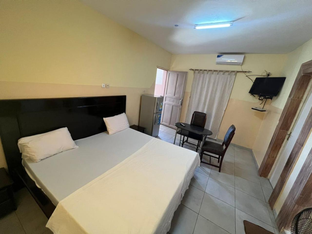 Chez Mimi Hotel Toubab Dialaw Luaran gambar
